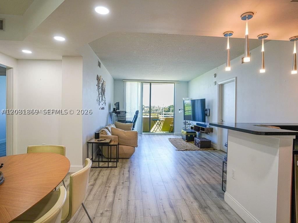 Real estate property located at 18800 29th Ave #405, Miami-dade, Venture At Aventura East, Aventura, FL