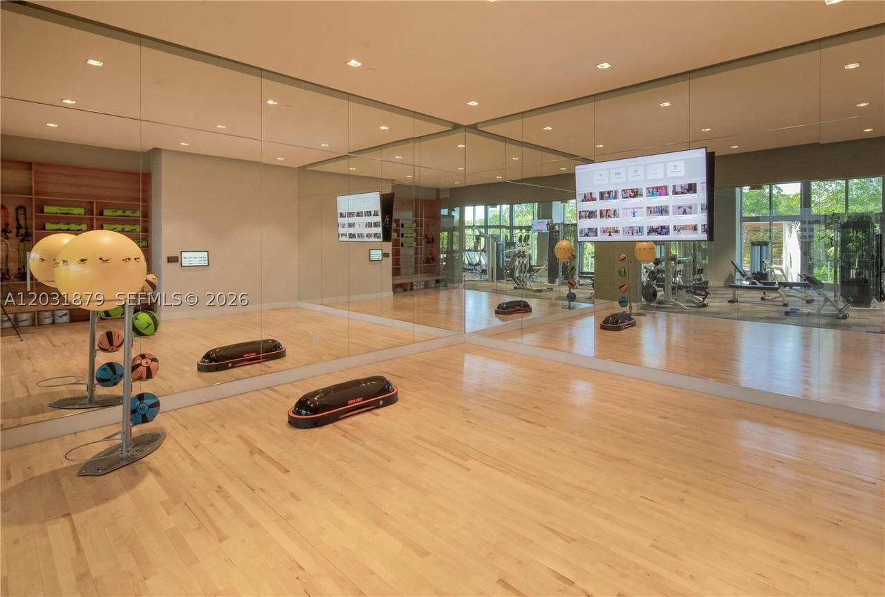 Real estate property located at 16385 Biscayne Blvd #1615, Miami-dade, The Harbour South Condo, North Miami Beach, FL