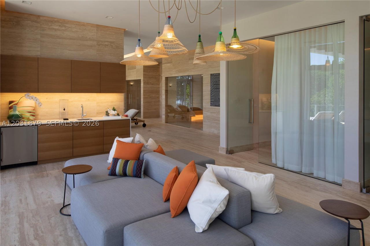Real estate property located at 16385 Biscayne Blvd #1615, Miami-dade, The Harbour South Condo, North Miami Beach, FL