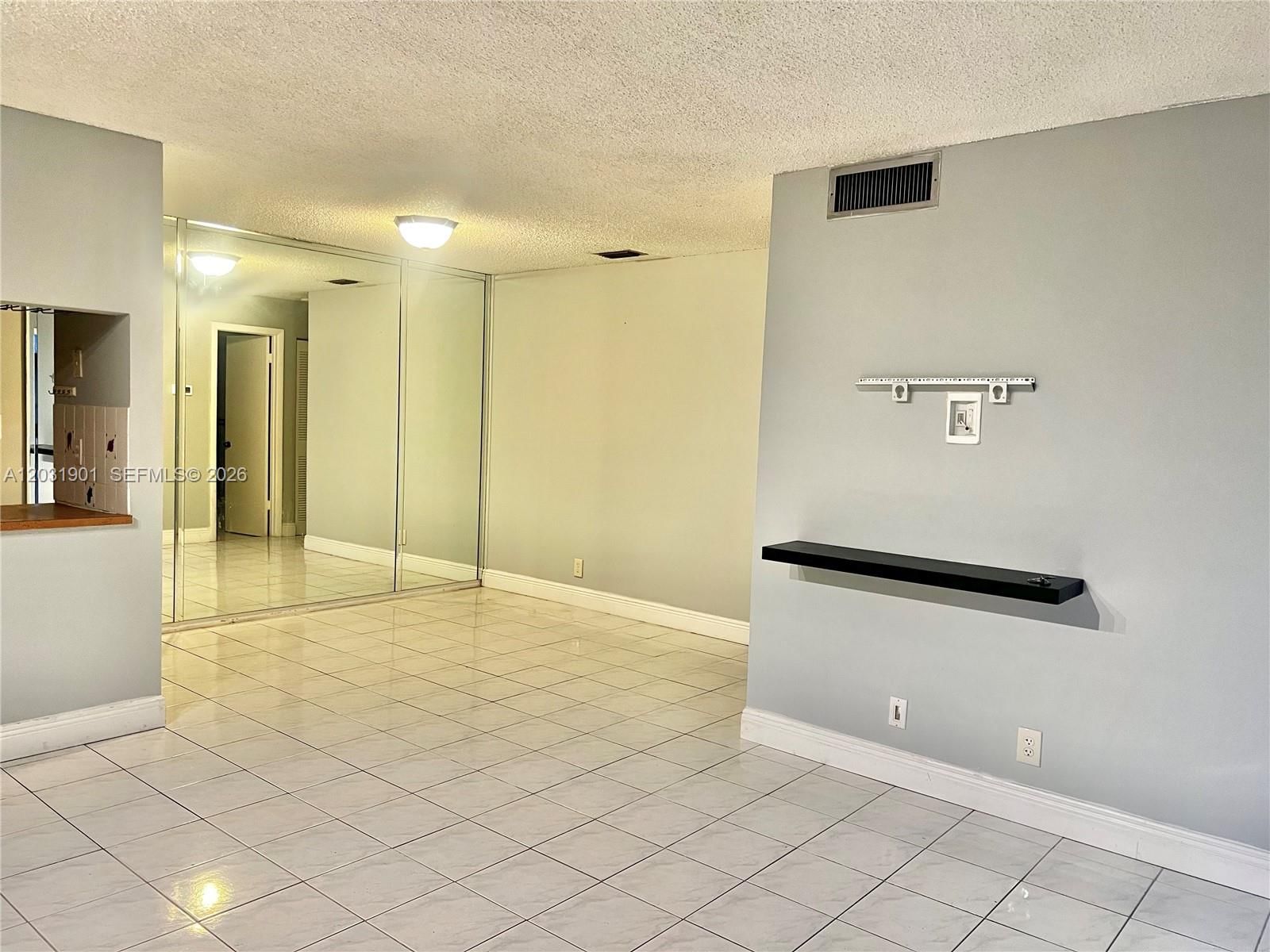 Real estate property located at 10002 Winding Lake Rd #203, Broward, Winding Lake At Welleby C, Sunrise, FL