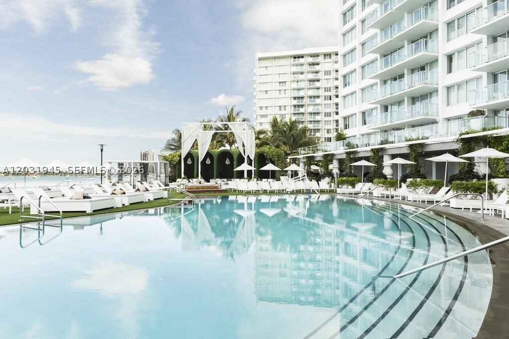 Real estate property located at 1100 West Ave #418, Miami-dade, 1100 West Condo, Miami Beach, FL