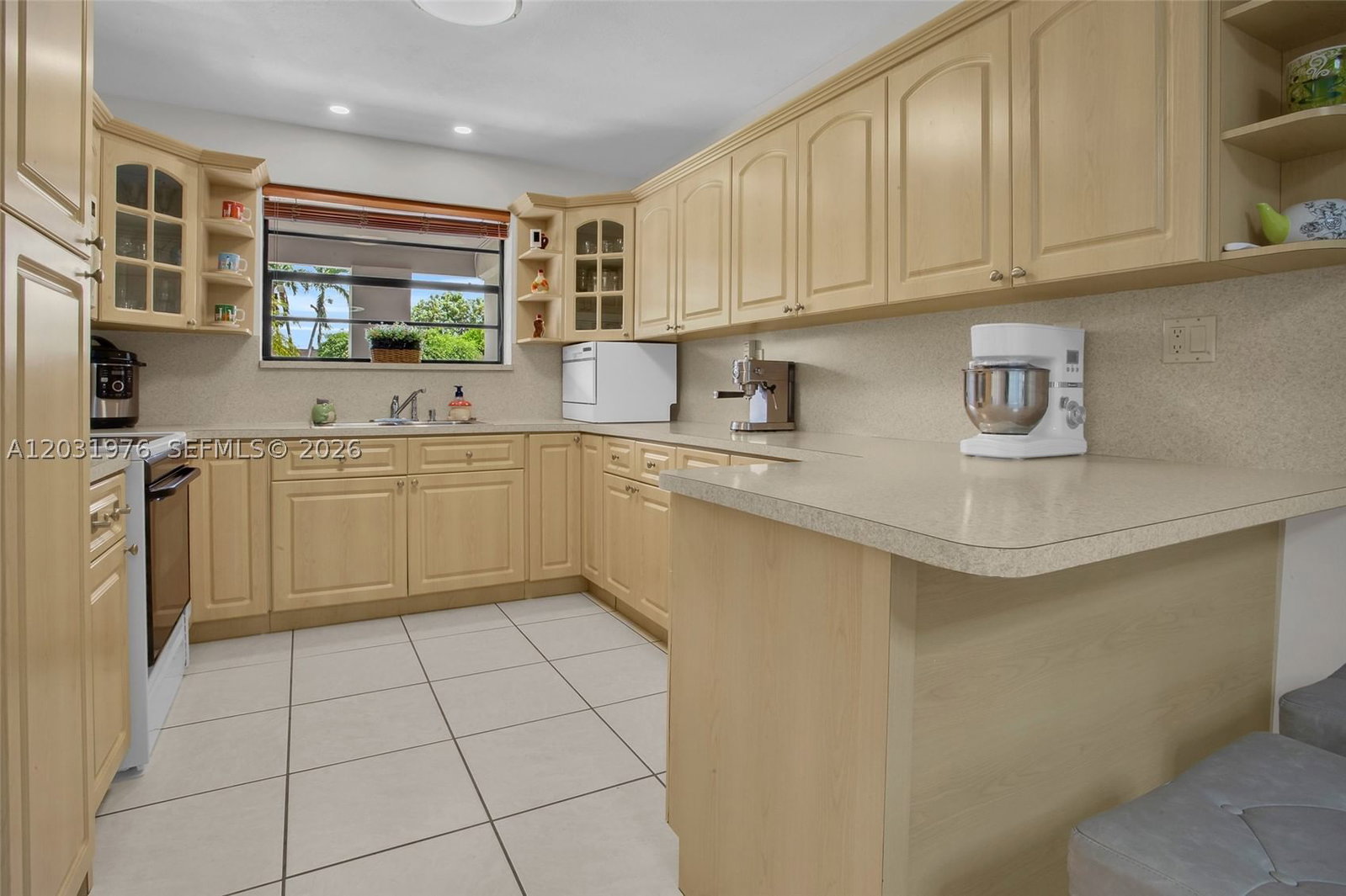 Real estate property located at 855 70th Pl, Miami-dade, Meadows Park, Hialeah, FL