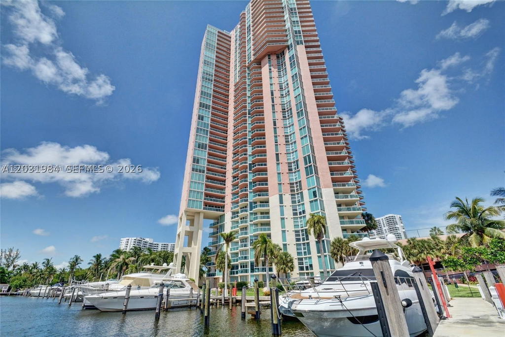 Real estate property located at 3370 Hidden Bay Dr #1205, Miami-dade, 100 Hidden Bay Condo, Aventura, FL