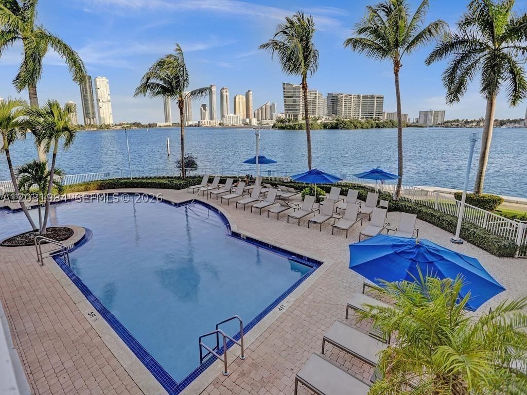 Real estate property located at 3370 Hidden Bay Dr #1205, Miami-dade, 100 Hidden Bay Condo, Aventura, FL