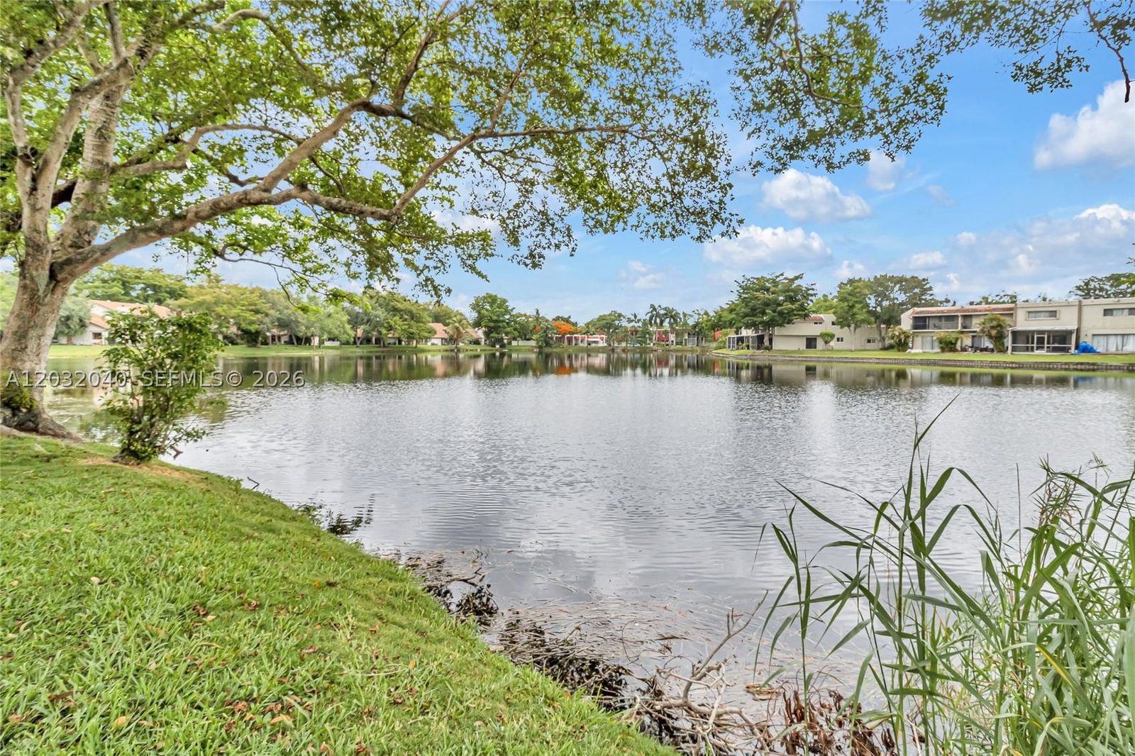 Real estate property located at 96 Wimbledon Lake Dr, Broward, Wimbledon At Jacaranda Co, Plantation, FL