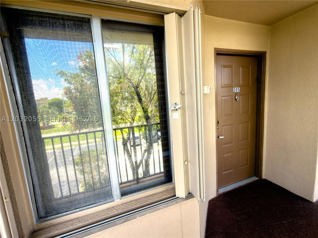 Real estate property located at 1200 137th Ave #305E, Broward, Suffolk At Century Villag, Pembroke Pines, FL