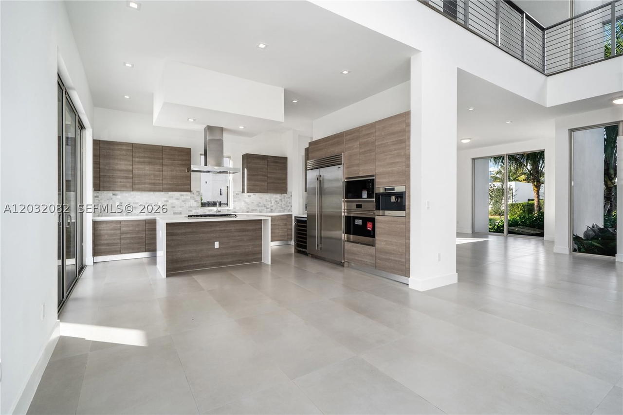 Real estate property located at 16720 Botaniko Dr N, Broward, Weston Estates, Weston, FL