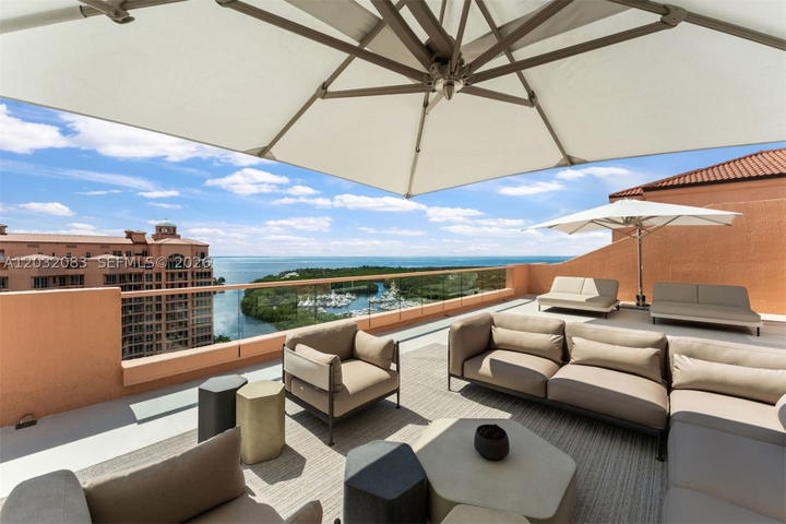 Real estate property located at 60 Edgewater Dr TS-D, Miami-dade, The Gables Condo, Coral Gables, FL