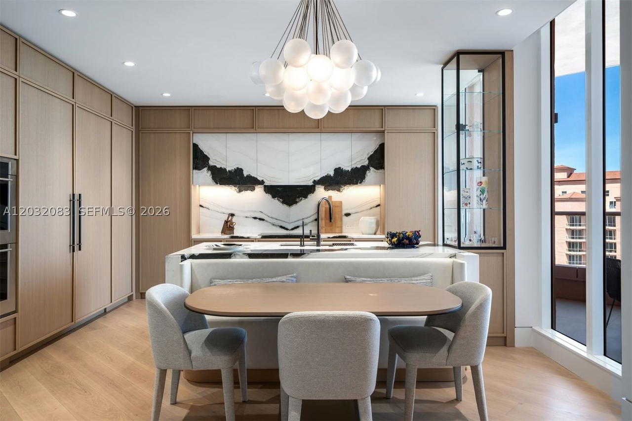Real estate property located at 60 Edgewater Dr TS-D, Miami-dade, The Gables Condo, Coral Gables, FL