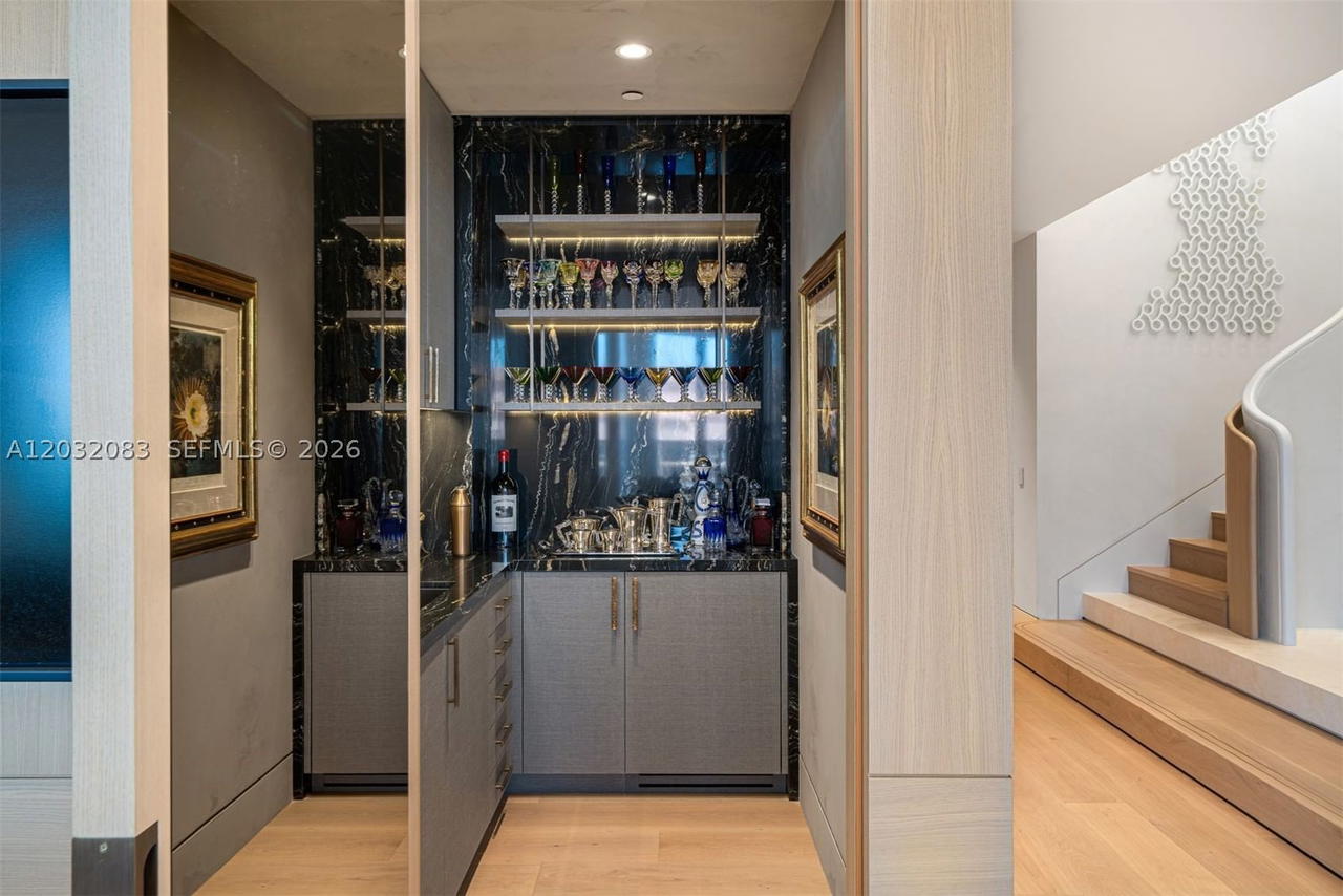Real estate property located at 60 Edgewater Dr TS-D, Miami-dade, The Gables Condo, Coral Gables, FL