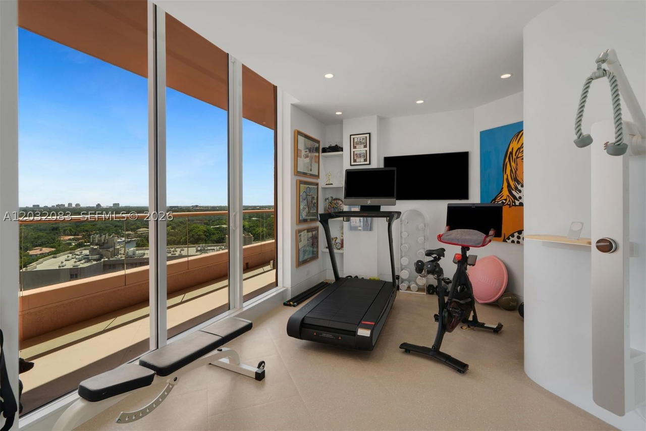 Real estate property located at 60 Edgewater Dr TS-D, Miami-dade, The Gables Condo, Coral Gables, FL