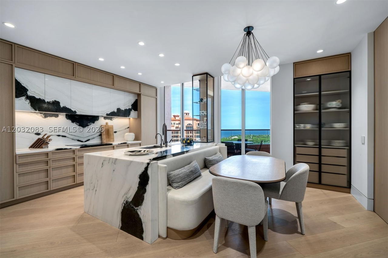 Real estate property located at 60 Edgewater Dr TS-D, Miami-dade, The Gables Condo, Coral Gables, FL