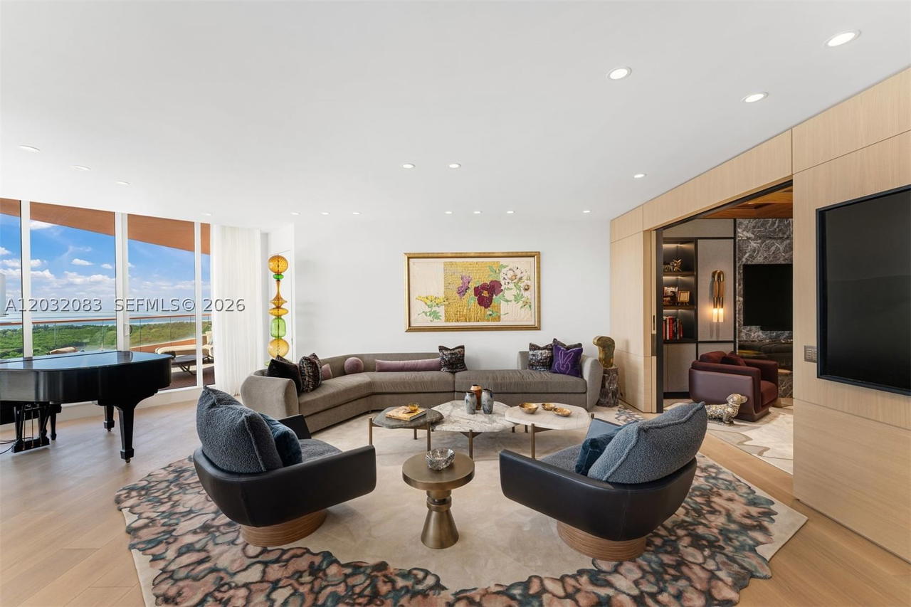 Real estate property located at 60 Edgewater Dr TS-D, Miami-dade, The Gables Condo, Coral Gables, FL
