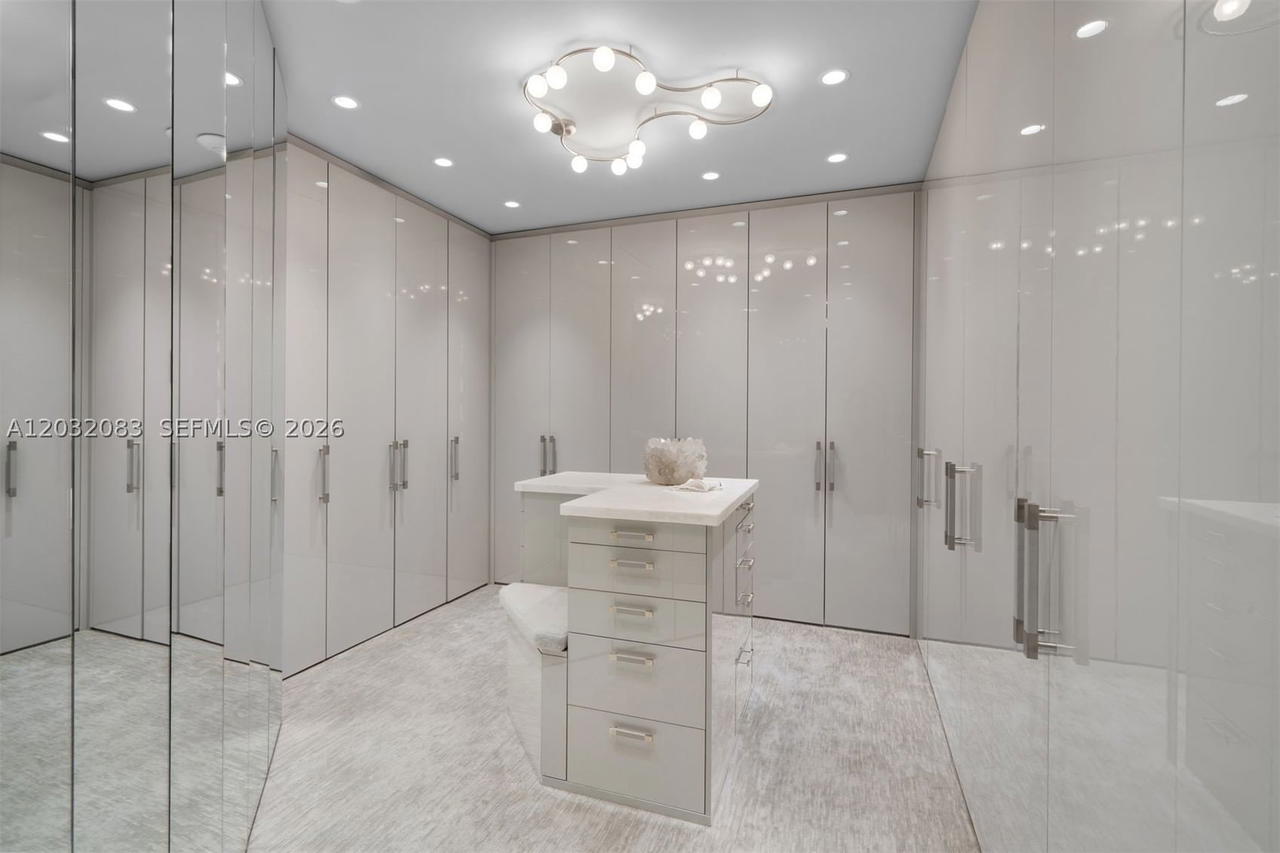 Real estate property located at 60 Edgewater Dr TS-D, Miami-dade, The Gables Condo, Coral Gables, FL