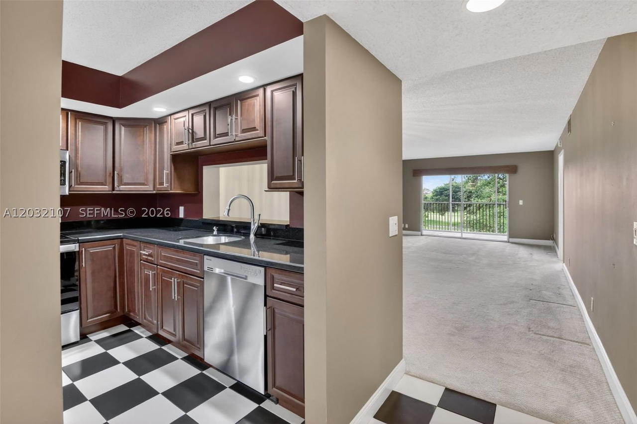 Real estate property located at 1101 128th Ter #409C, Broward, Cambridge At Century, Pembroke Pines, FL
