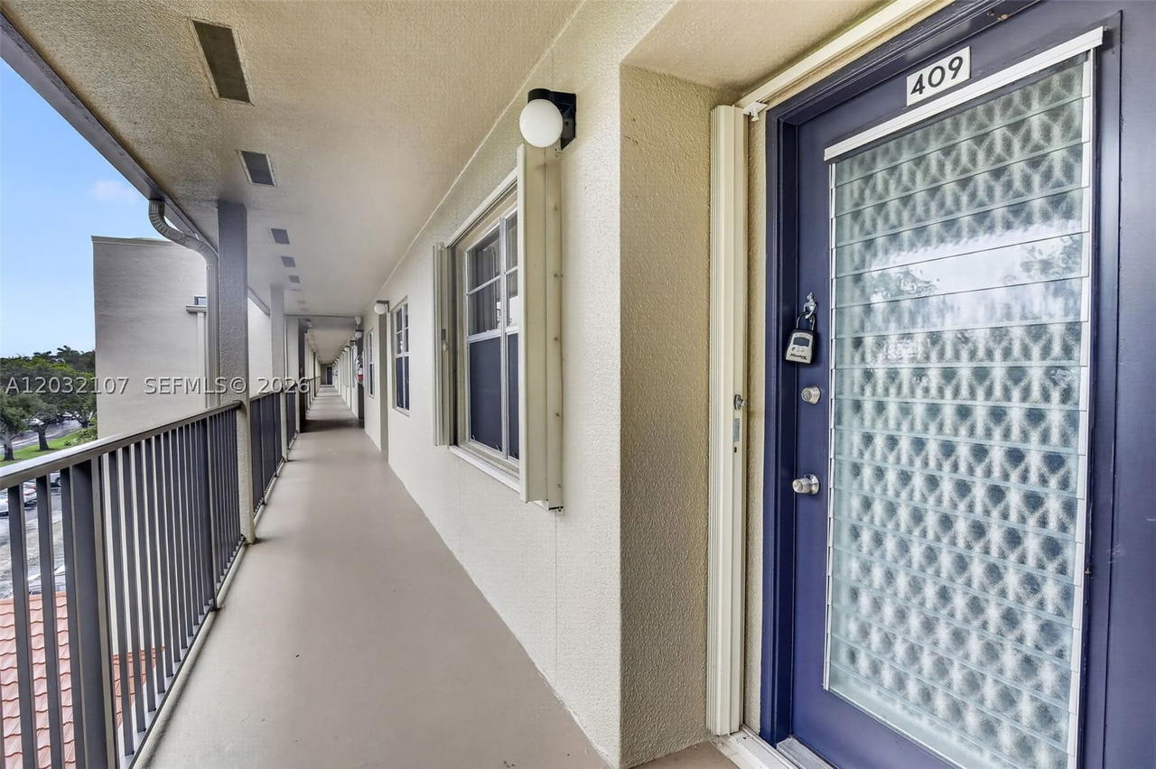 Real estate property located at 1101 128th Ter #409C, Broward, Cambridge At Century, Pembroke Pines, FL