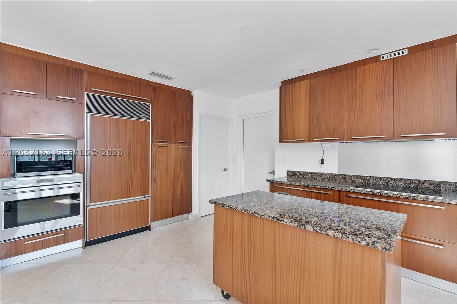 Real estate property located at 15901 Collins Ave #904, Miami-dade, Tdr Tower Ii Condo, Sunny Isles Beach, FL