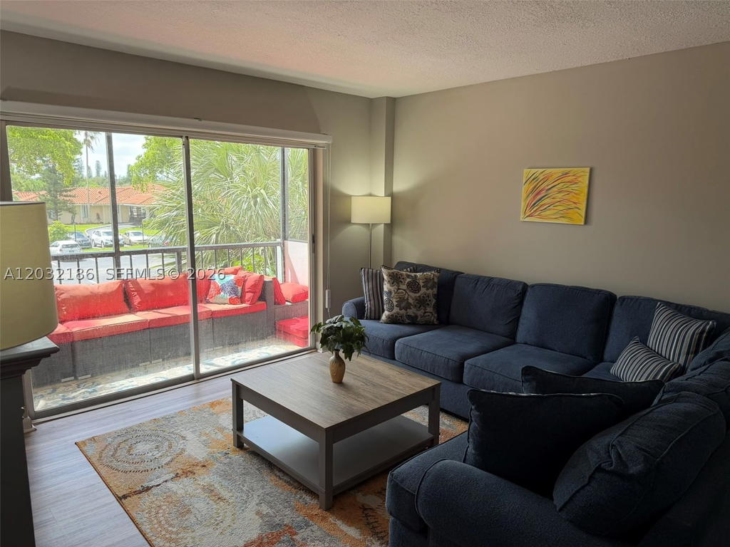 Real estate property located at 4164 Inverrary Dr #204, Broward, Manors Of Inverrary Xii, Lauderhill, FL