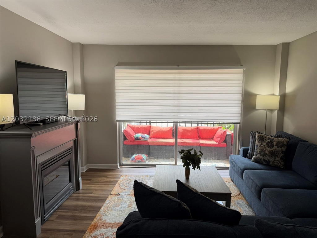 Real estate property located at 4164 Inverrary Dr #204, Broward, Manors Of Inverrary Xii, Lauderhill, FL