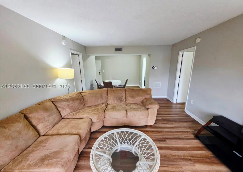 Real estate property located at 4164 Inverrary Dr #204, Broward, Manors Of Inverrary Xii, Lauderhill, FL
