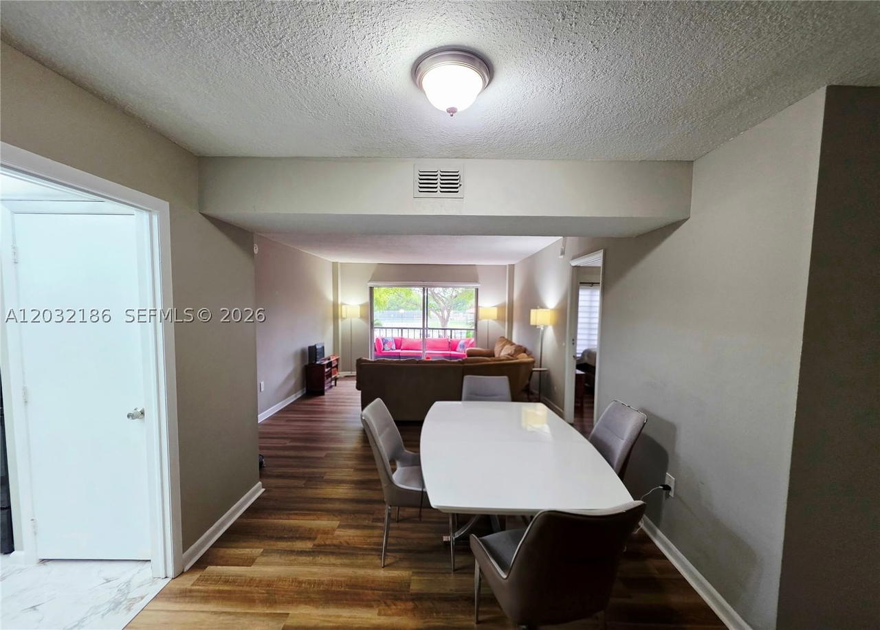 Real estate property located at 4164 Inverrary Dr #204, Broward, Manors Of Inverrary Xii, Lauderhill, FL