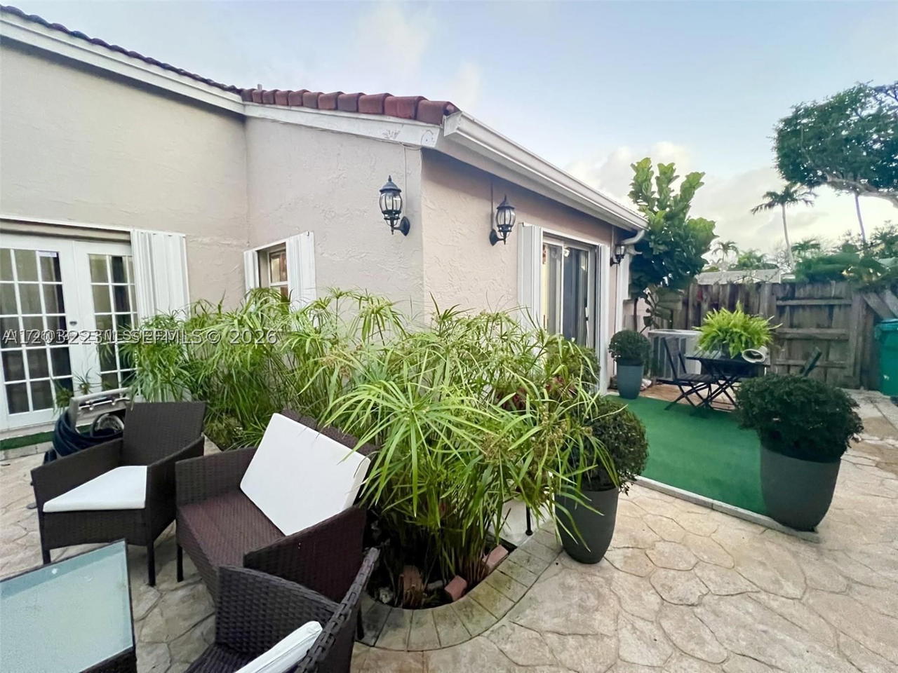 Real estate property located at 11769 92nd Ln, Miami-dade, Las Casas At Kendall, Miami, FL