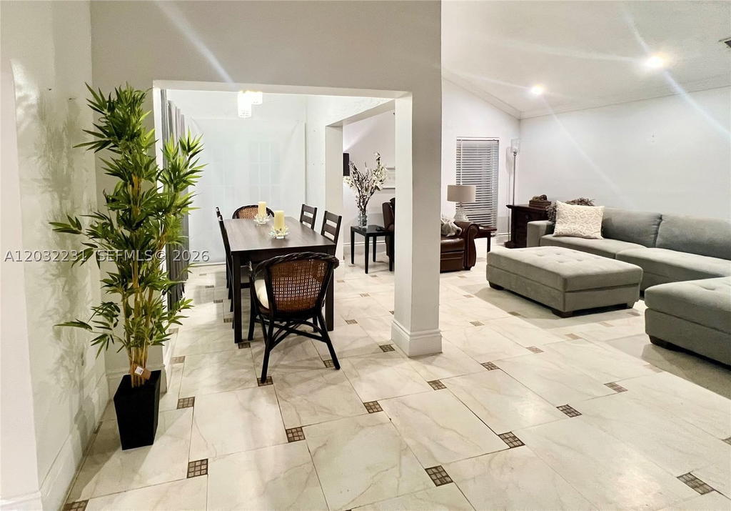 Real estate property located at 11769 92nd Ln, Miami-dade, Las Casas At Kendall, Miami, FL