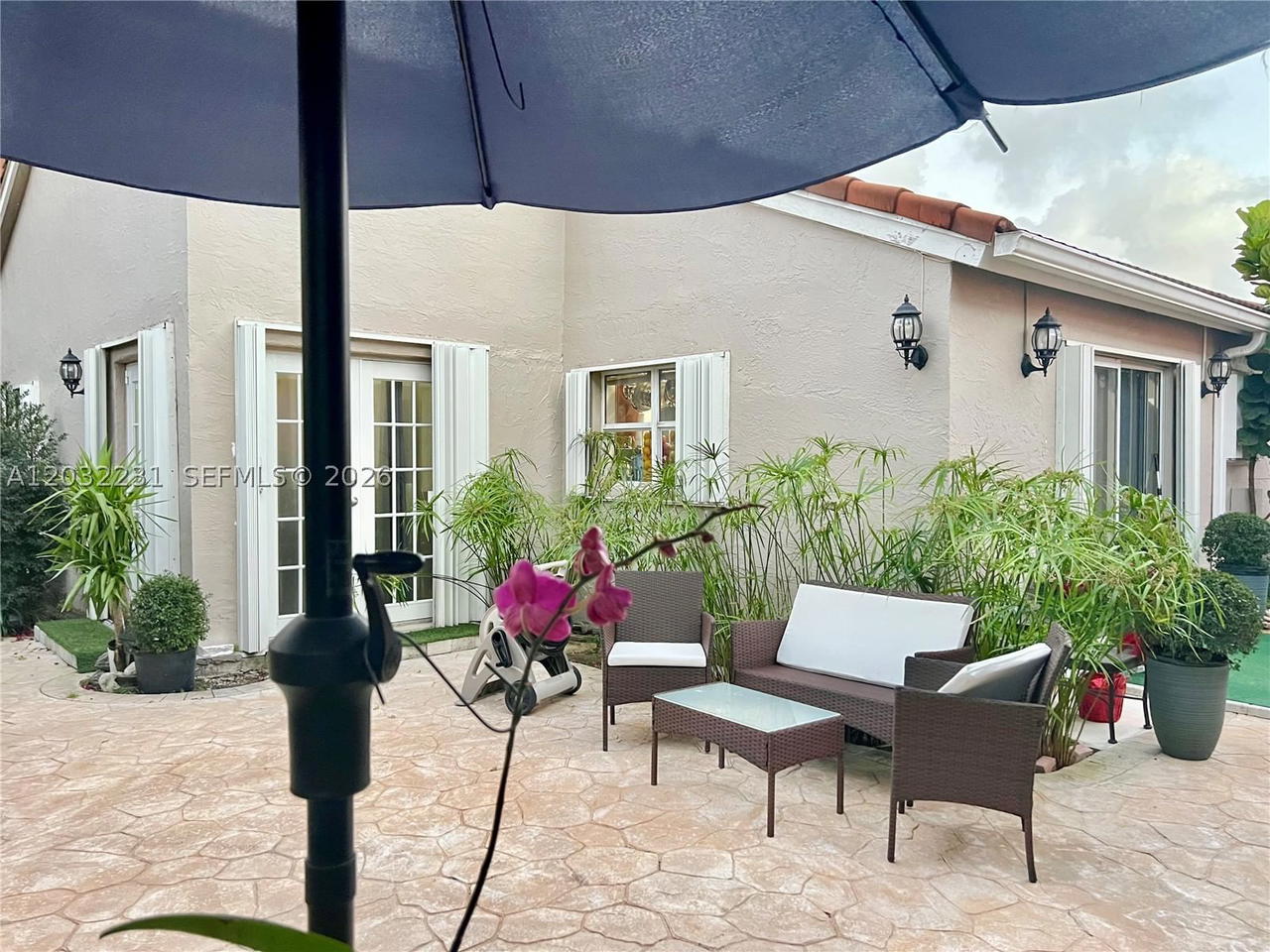Real estate property located at 11769 92nd Ln, Miami-dade, Las Casas At Kendall, Miami, FL