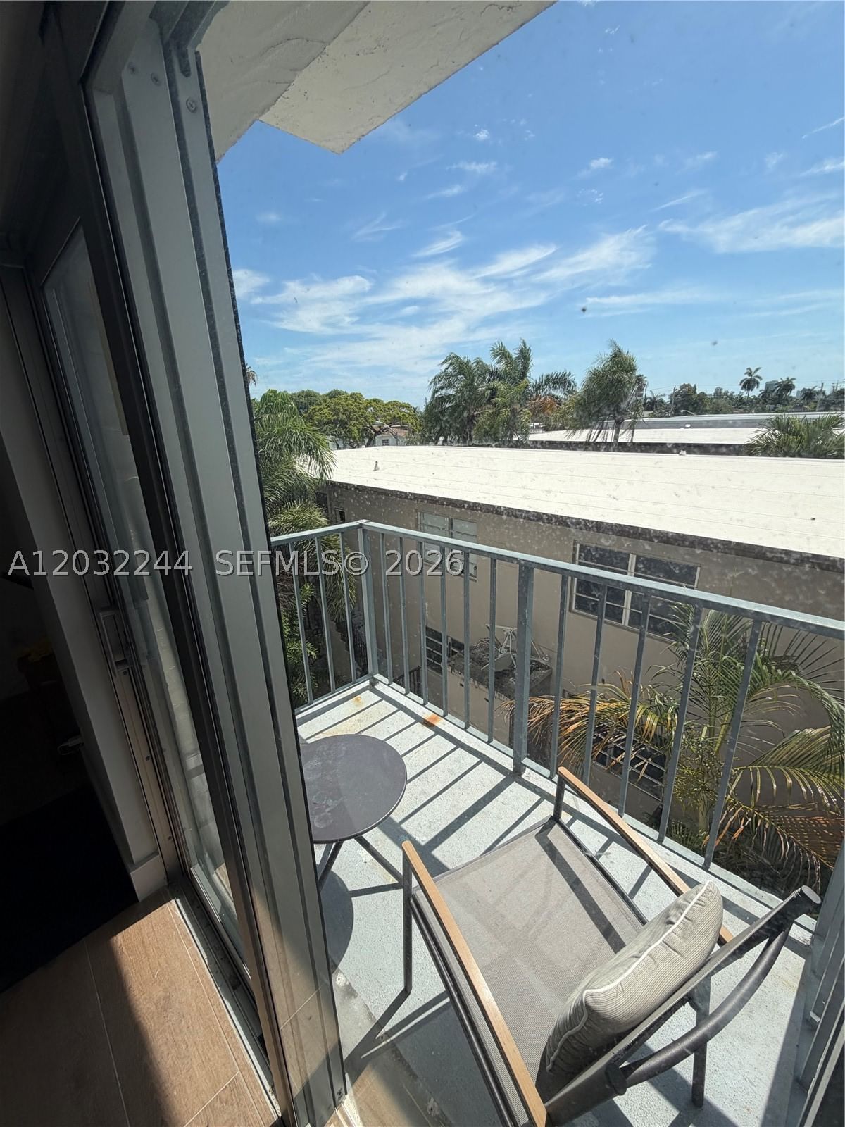 Real estate property located at 1960 Marseille Dr #304, Miami-dade, Apartments Enchante Condo, Miami Beach, FL