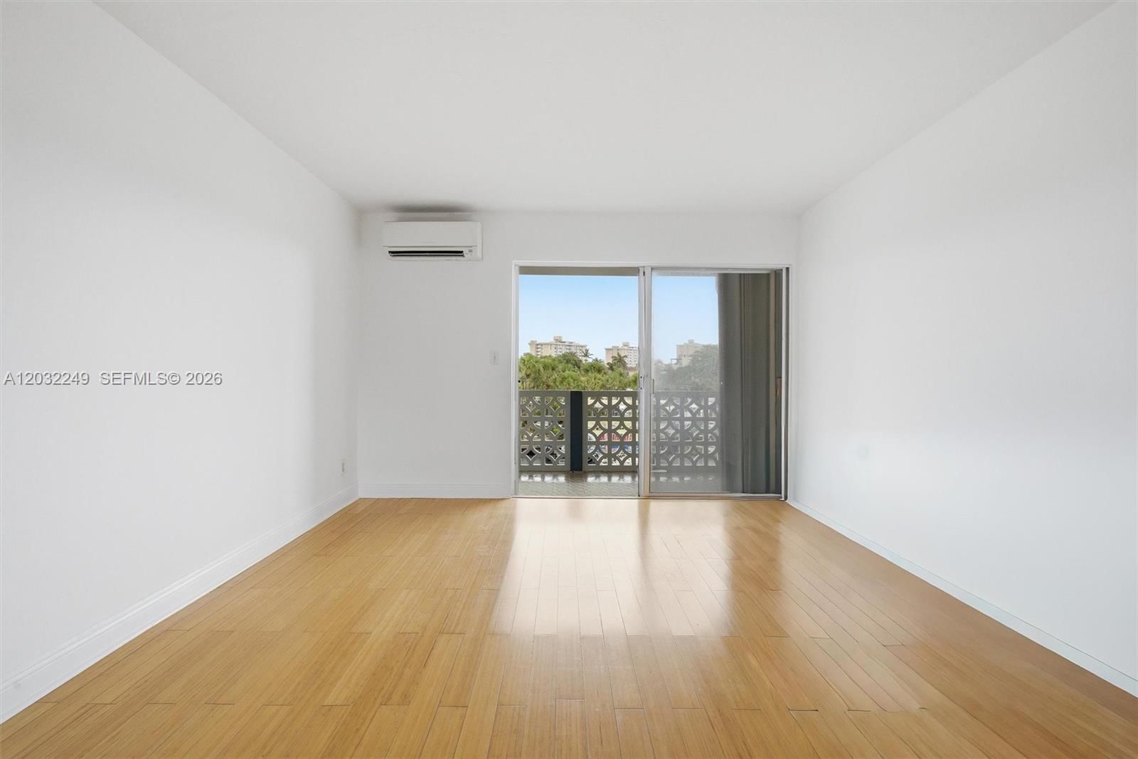 Real estate property located at 13105 Ixora Ct #300, Miami-dade, Keystone Arms Condo, North Miami, FL