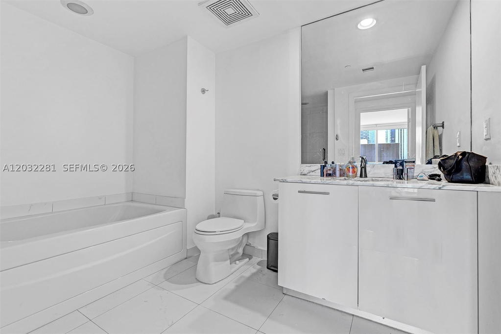 Real estate property located at 55 6th St #1208, Miami-dade, 500 Brickell West Condo, Miami, FL