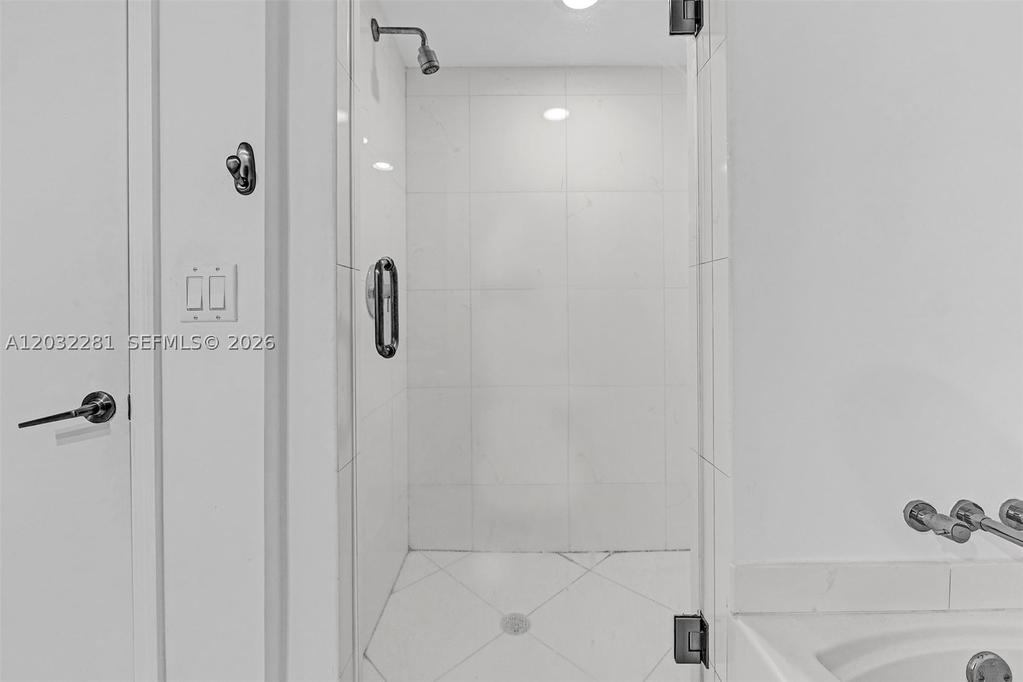 Real estate property located at 55 6th St #1208, Miami-dade, 500 Brickell West Condo, Miami, FL