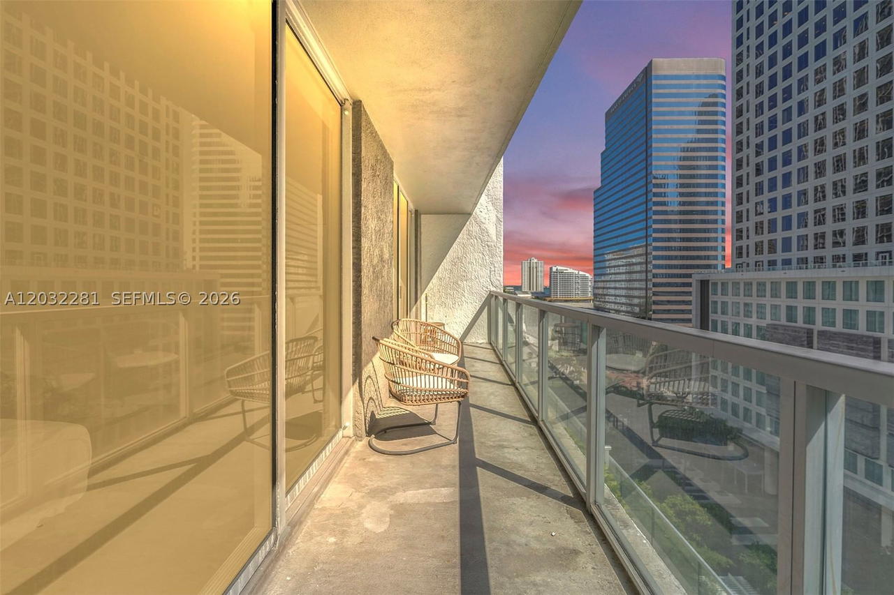 Real estate property located at 55 6th St #1208, Miami-dade, 500 Brickell West Condo, Miami, FL