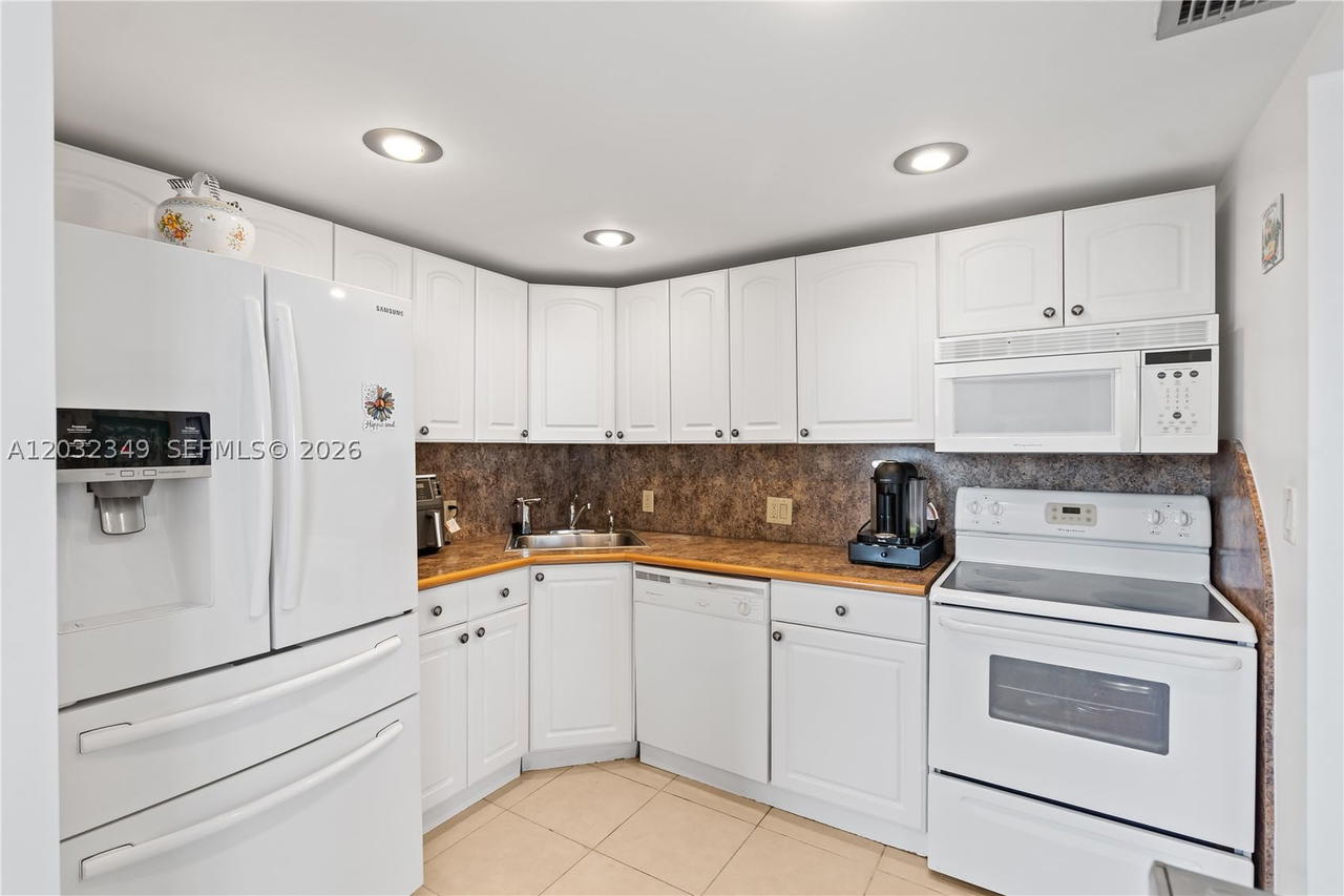 Real estate property located at 3675 Country Club Dr #2201, Miami-dade, Aventura Eldorado Condo, Aventura, FL
