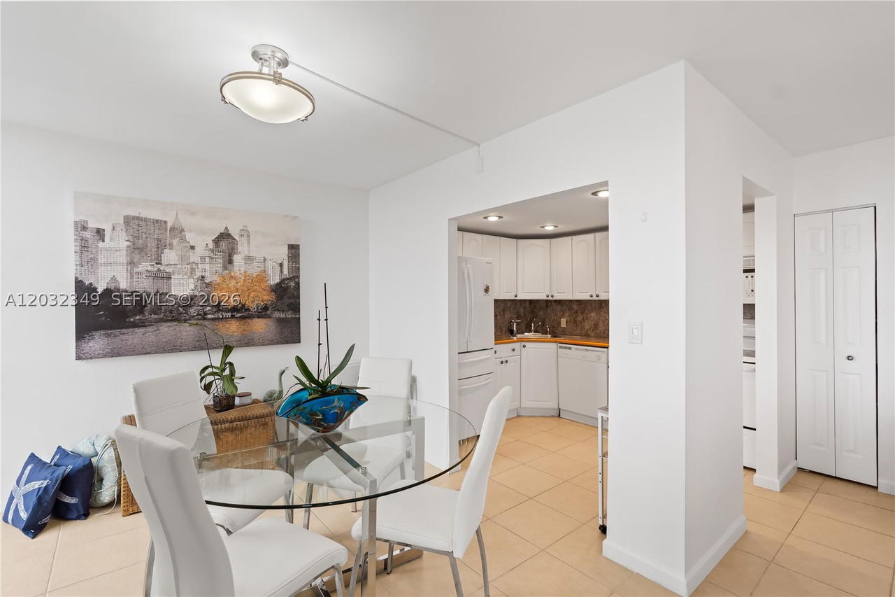Real estate property located at 3675 Country Club Dr #2201, Miami-dade, Aventura Eldorado Condo, Aventura, FL