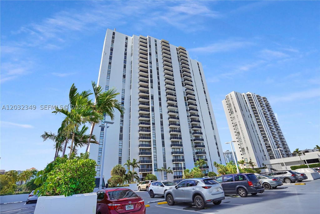 Real estate property located at 3675 Country Club Dr #2201, Miami-dade, Aventura Eldorado Condo, Aventura, FL