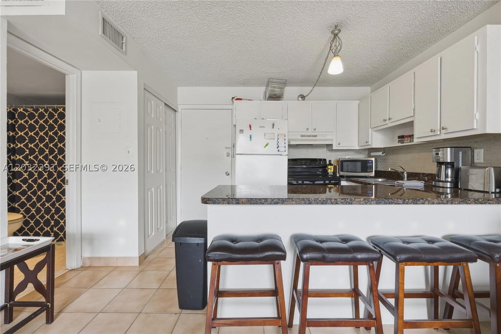 Real estate property located at 3000 Ocean Blvd #303, Broward, East Shore Condo, Fort Lauderdale, FL