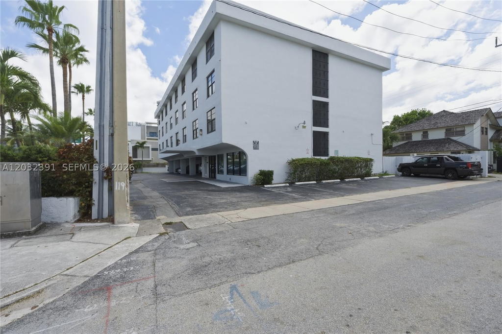 Real estate property located at 3000 Ocean Blvd #303, Broward, East Shore Condo, Fort Lauderdale, FL