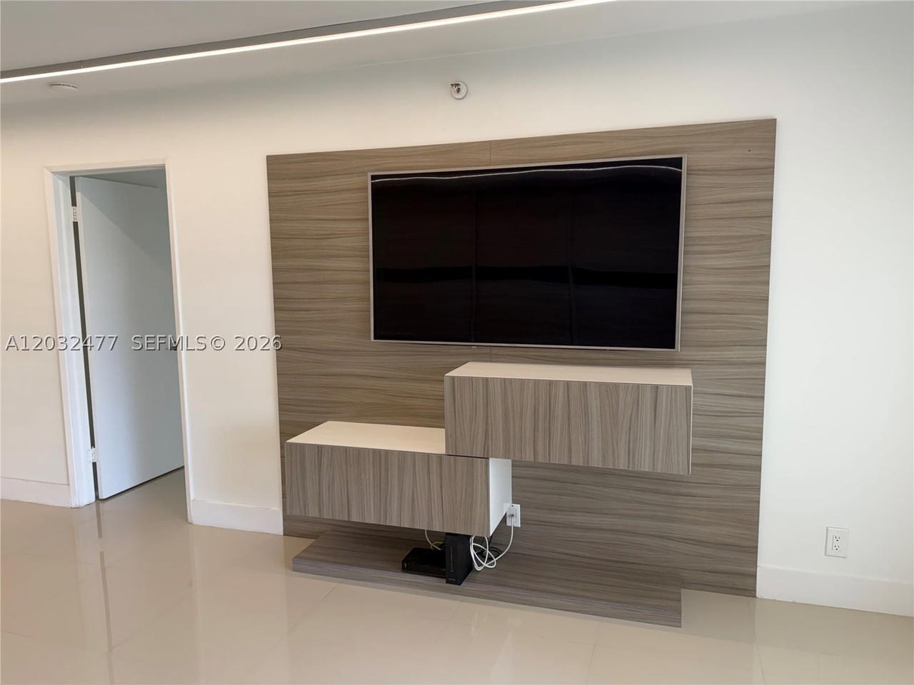 Real estate property located at 3300 192nd St #1109, Miami-dade, Parc Central Aventura Eas, Aventura, FL