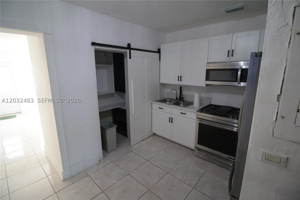 Real estate property located at 359 12th St, Miami-dade, Town Of Hialeah 1 Addn Am, Hialeah, FL