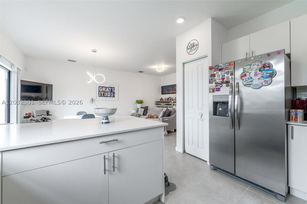 Real estate property located at 561 204th St, Miami-dade, Vista Lago, Miami Gardens, FL