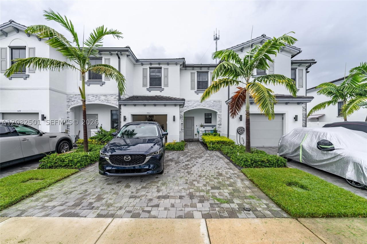 Real estate property located at 561 204th St, Miami-dade, Vista Lago, Miami Gardens, FL