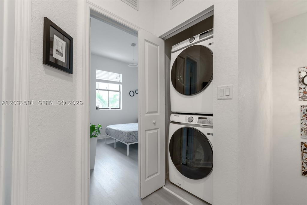 Real estate property located at 561 204th St, Miami-dade, Vista Lago, Miami Gardens, FL