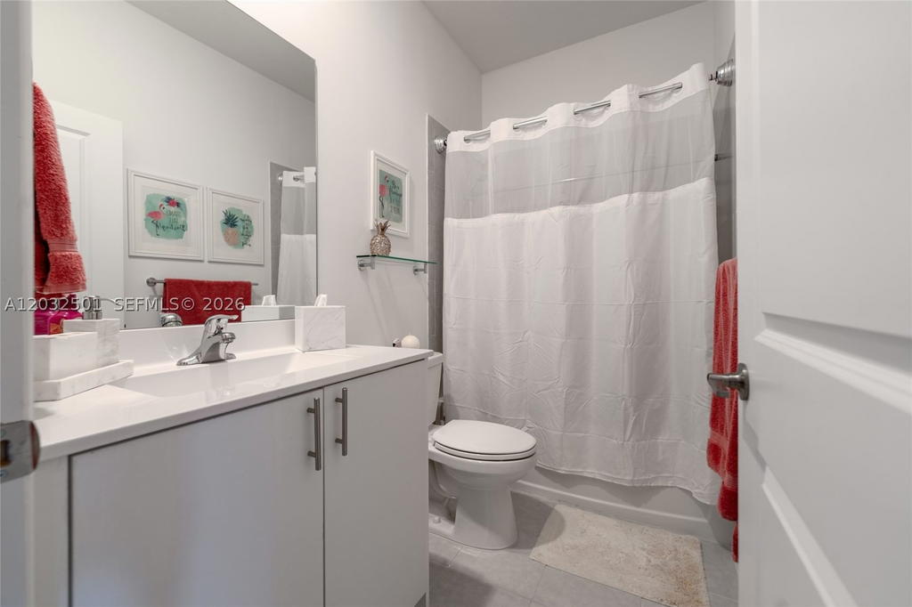 Real estate property located at 561 204th St, Miami-dade, Vista Lago, Miami Gardens, FL
