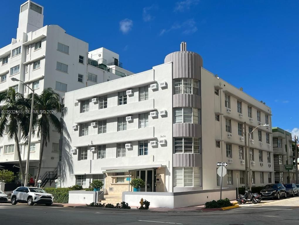Real estate property located at 3030 Collins Ave #4E, Miami-dade, The Madison Condo, Miami Beach, FL
