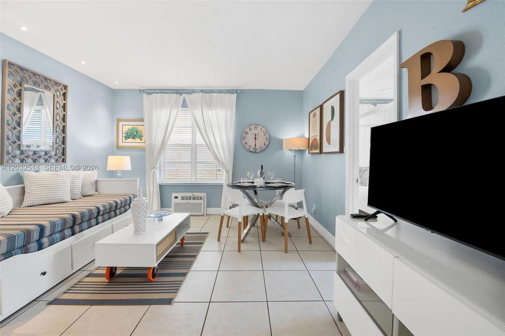 Real estate property located at 3030 Collins Ave #4E, Miami-dade, The Madison Condo, Miami Beach, FL