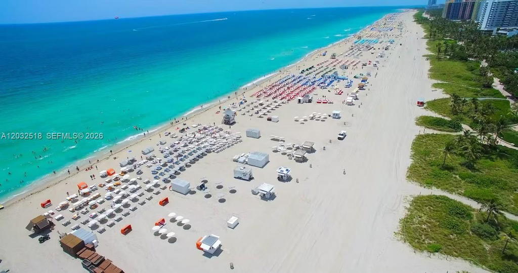 Real estate property located at 3030 Collins Ave #4E, Miami-dade, The Madison Condo, Miami Beach, FL