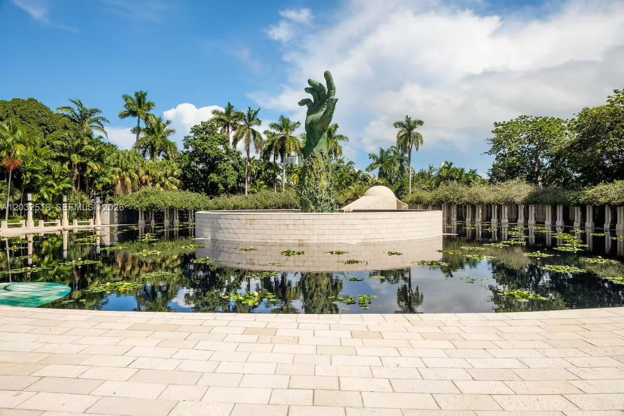 Real estate property located at 3030 Collins Ave #4E, Miami-dade, The Madison Condo, Miami Beach, FL