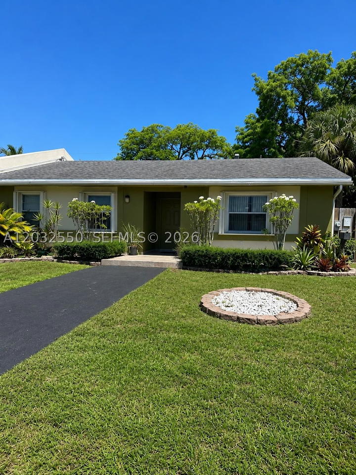 Real estate property located at 11871 123rd Pl, Miami-dade, Devon Aire Villas Sec 8, Miami, FL