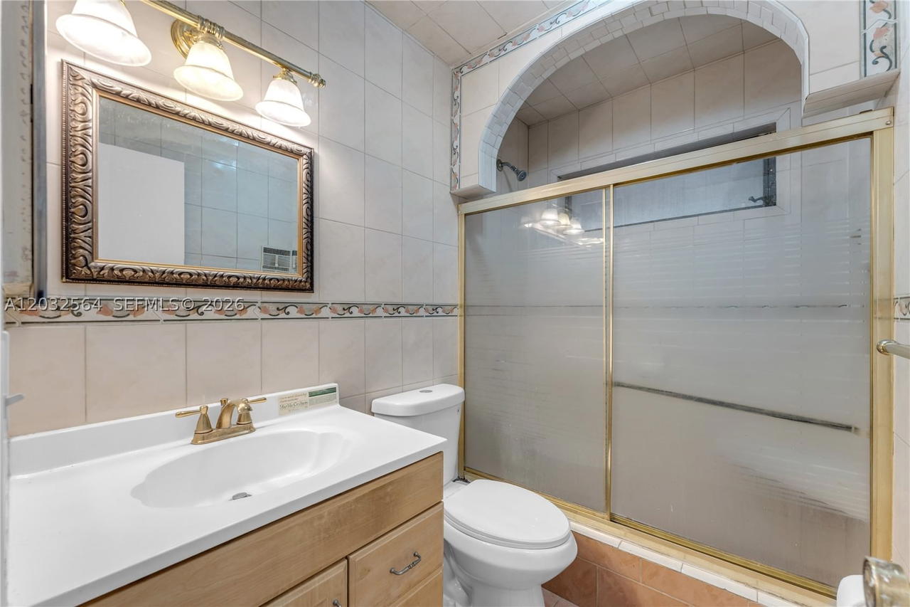 Real estate property located at 13332 113th Ct, Miami-dade, Edgewater Park, Miami, FL